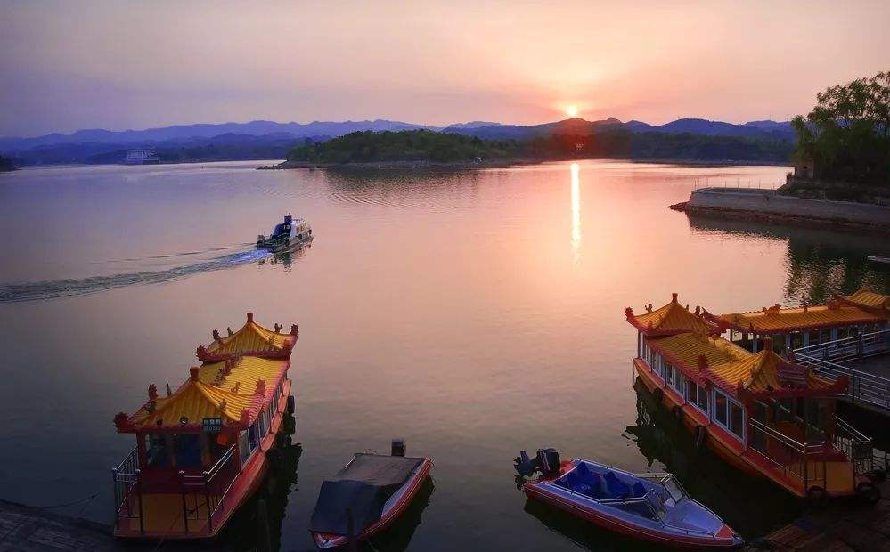 川西旅游适合租车自驾,可该怎么租喃?